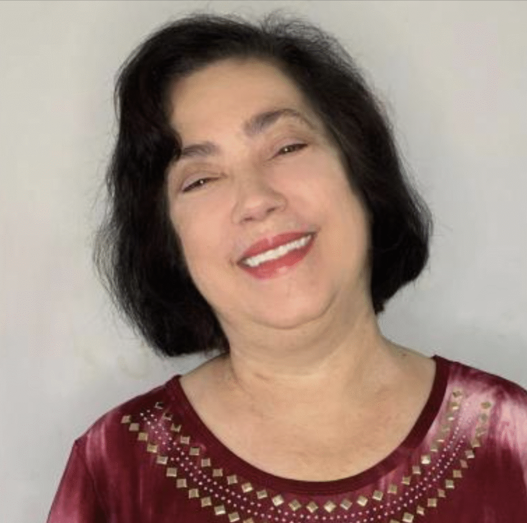 13 Maria Cecília Carvalho